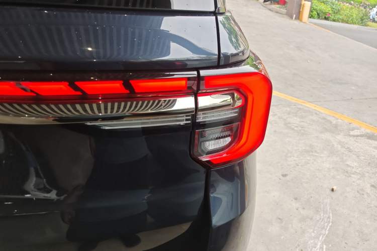 Used Ford Explorer 2023 EcoBoost 285 4x4 ST-LINE 6-Seater
