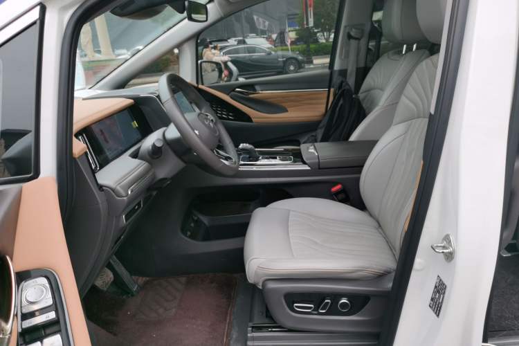 Used GAC Trumpchi M8 2024 Master Series 400T Ultimate Edition