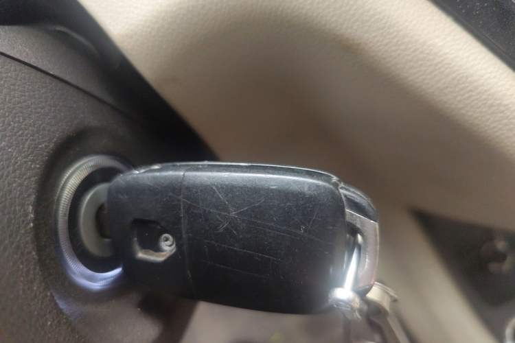 Used Jinbei 750 2015 1.5L Flagship Model