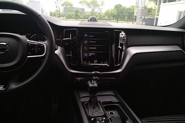 Used Volvo XC60 2018 T5 4x4 Zhiya Sport Edition
