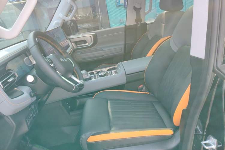 Used BAIC Off-Road BJ40 2026 2.0T Giant Screen Standard Version Left Front Seat