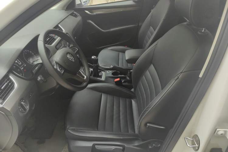 Used Skoda Octavia 2017 1.6L Manual Smart Drive Edition