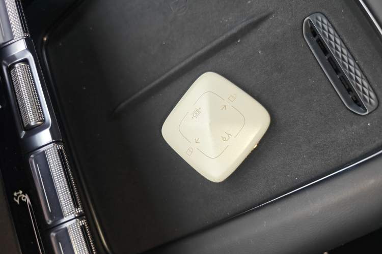 Used Zeekr 7X 2025 100 kWh Long-Range Rear-Wheel Drive with Intelligent Driving Features