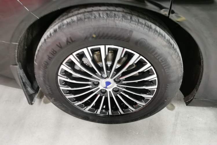 Used Denza D9 2023 DM-i 965 Luxury Model