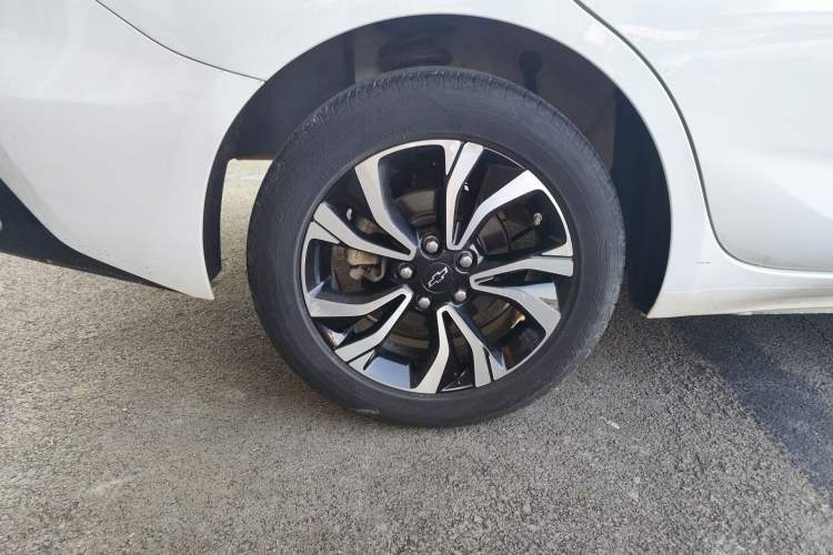 Used Chevrolet Monza 2020 Light Hybrid RS 330T Automatic Comfort Edition Right Rear Wheel Hub