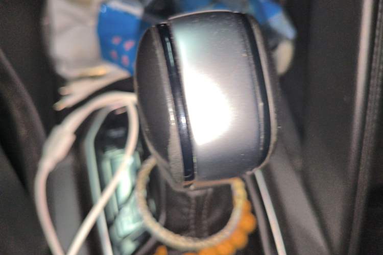 Used Renault Koleos 2017 2.0L Two-Wheel Drive Luxury Edition Gear Lever