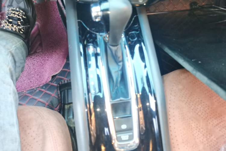 Used Honda Vezel 2015 1.5L CVT two-wheel drive Comfort trim