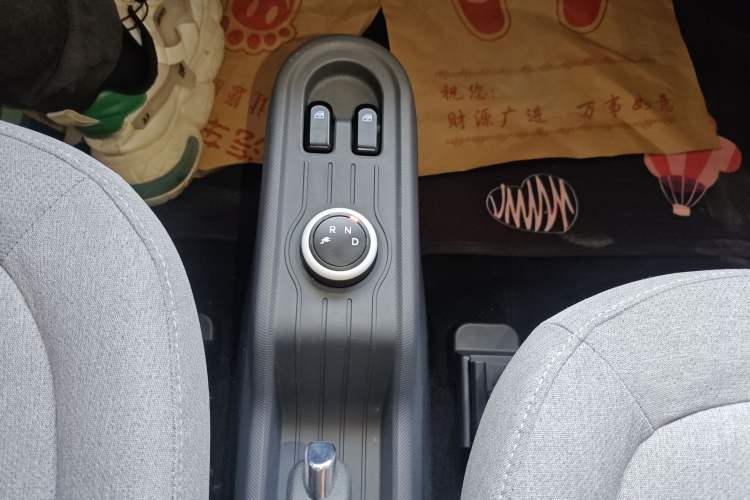 Used Wuling Hongguang MINIEV 2021 Macaron Fashion Model Lithium Iron Phosphate Gear Lever