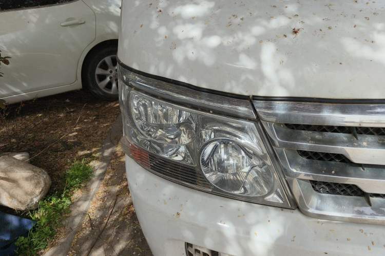 Used Jinbei Hiace 2020 2.0L Express King Series Deluxe Van Standard Roof China VI Emission Standard 1TZS
