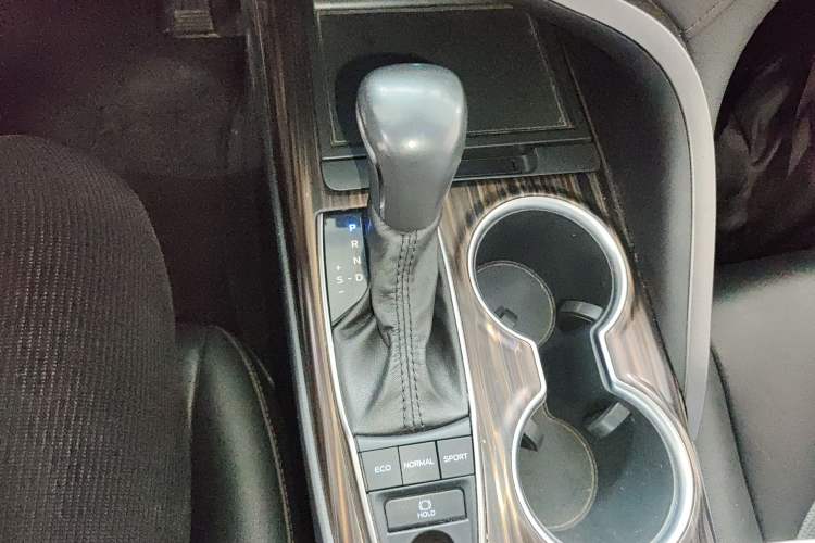 Used Toyota Camry 2019 2.5G Luxury Edition China VI Standard