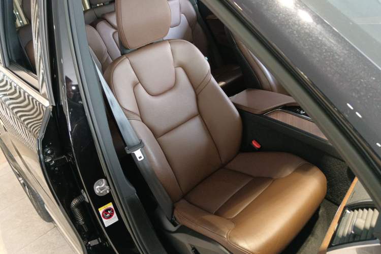 Used Volvo XC90 2022 B6 Zhiyi Luxury Edition 7-Seater
