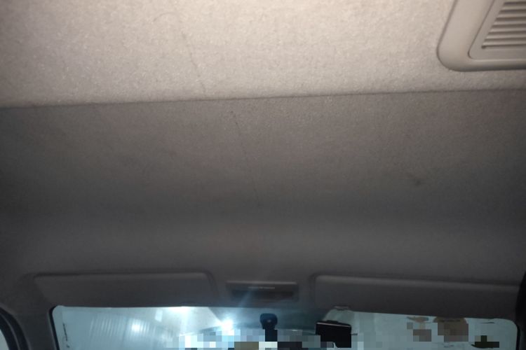 Used Jinbei Hiace 2014 2.0L Luxury Version V19
