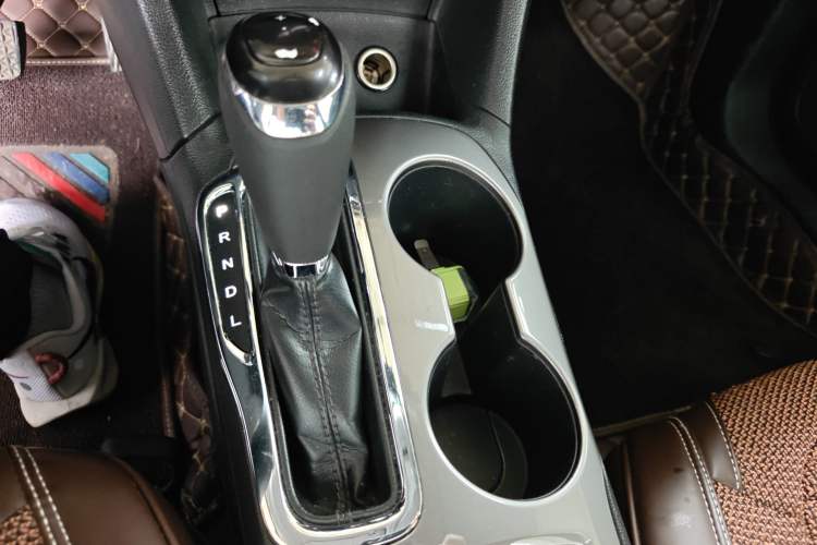 Used Chevrolet Cruze 2018 320 Automatic Pioneer Sunroof Edition Gear Lever