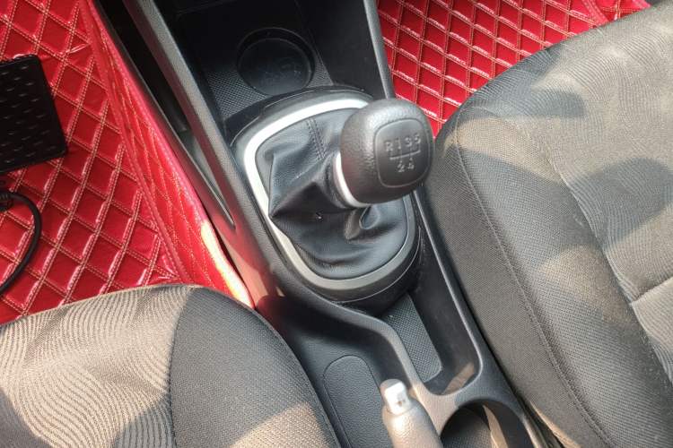 Used Kia K2 2015 Sedan 1.4L MT GLS
