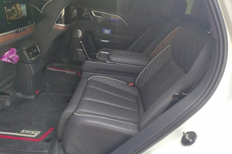 Used Hongqi E-HS9 2022 660 km Range Flagship Edition Four Seats
