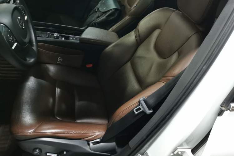 Used Volvo XC60 2020 T5 4x4 Zhiyi Luxury Edition Left Front Seat