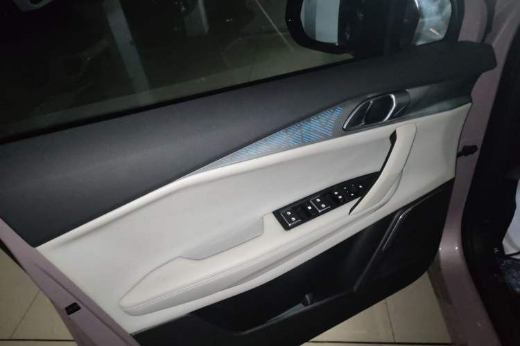 Used Lynk & Co 06 2023 Remix 1.5T Shero
