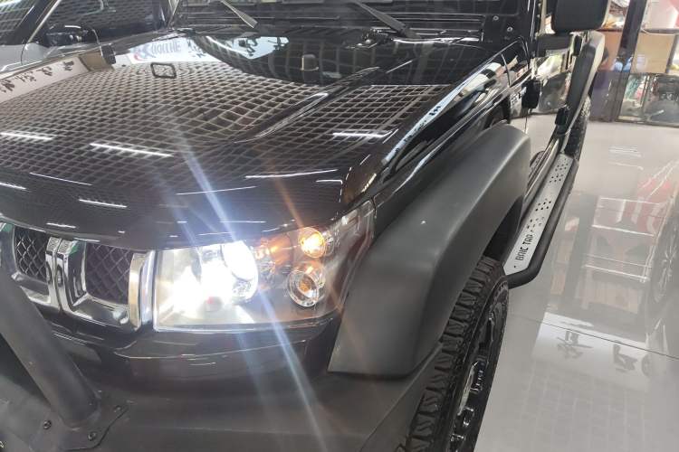 Used BAIC Off-Road BJ40 2016 40L 2.3T Automatic All-Wheel Drive Premium Edition Left Front Headlight