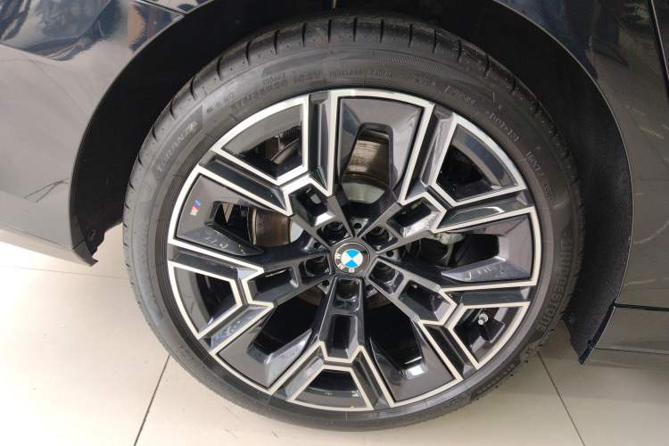 Used BMW 5 Series 2024 530Li Luxury Edition M Sport Package