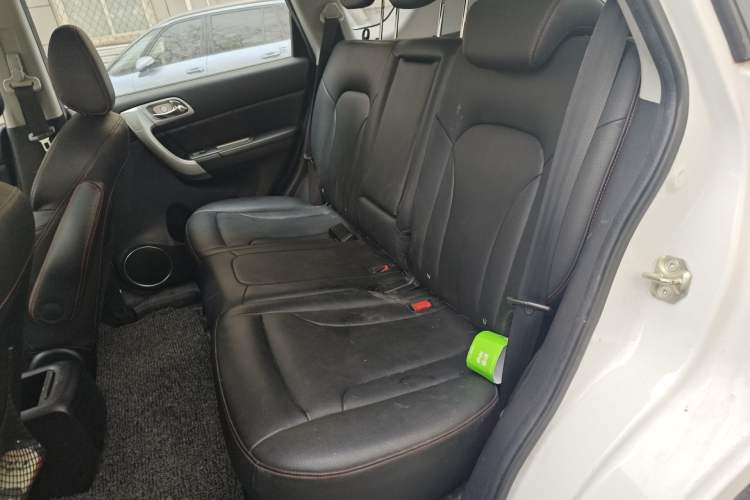 Used Haval H6 2015 Upgraded Model 1.5T Manual Two-Wheel Drive Elite Version
