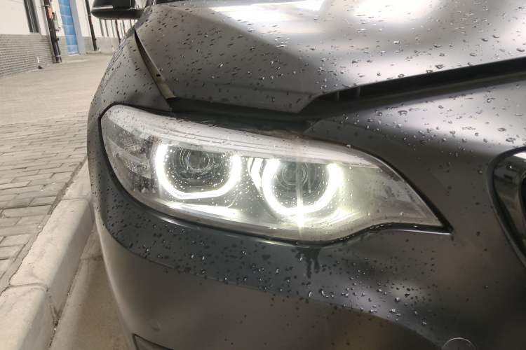 Used BMW 2 Series 2019 225i Convertible Coupe Sports Design Package Right Front Headlight