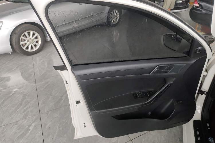 Used Volkswagen Jetta 2015 1.6L Manual Fashion Edition