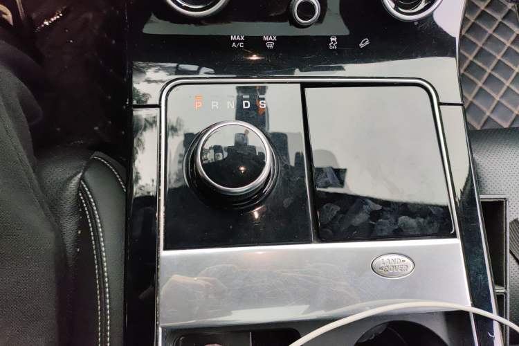 Used Land Rover Range Rover Velar 2018 P300 R-DYNAMIC S
