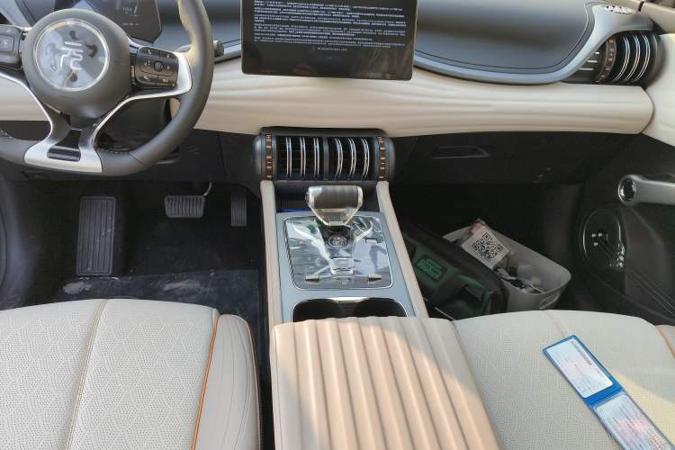 Used BYD Yuan PLUS 2024 Honor Edition 430KM Beyond Model
