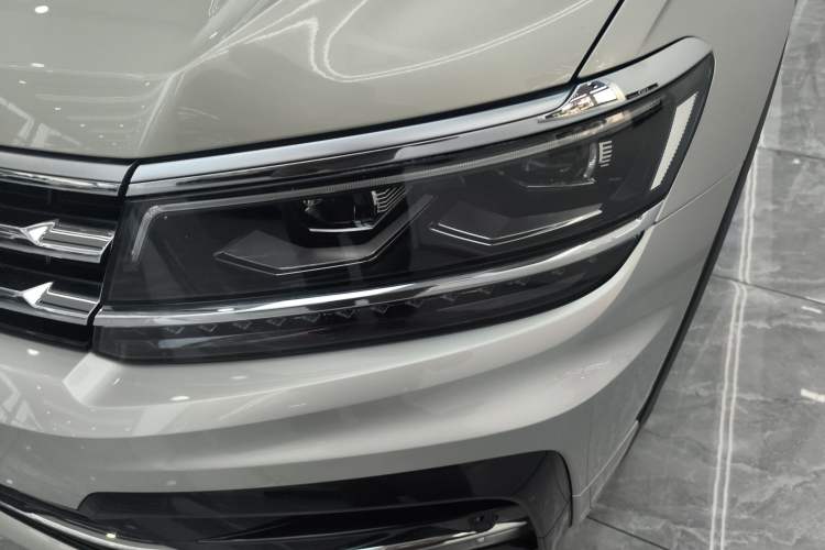 Used Volkswagen Tiguan L 2019 330TSI Automatic Two-Wheel Drive R-Line Flagship Model China VI Standard