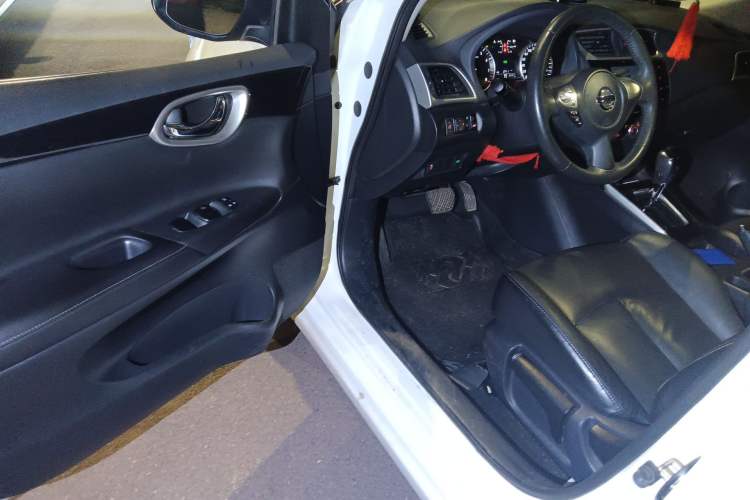 Used Nissan Sylphy 2019 1.6XV CVT Smart Connect Luxury Edition China VI Standard Driver Seat