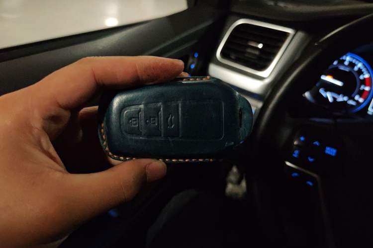 Used Toyota Highlander 2018 2.0T Four-Wheel Drive Supreme Edition 7-Seater China VI Vehicle Key