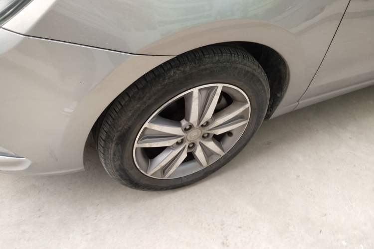 Used CHANGAN Eado 2016 1.6L Manual Fashion Edition Exterior 4