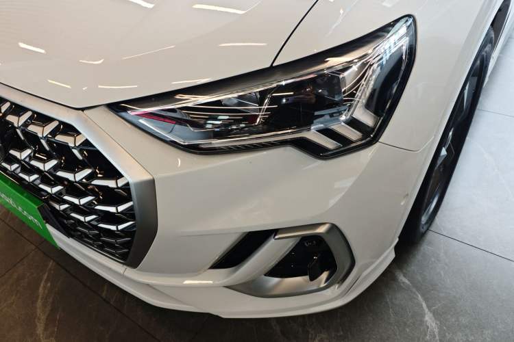 Used Audi Q3 2024 35 TFSI Fashion Dynamic Edition Left Front Headlight