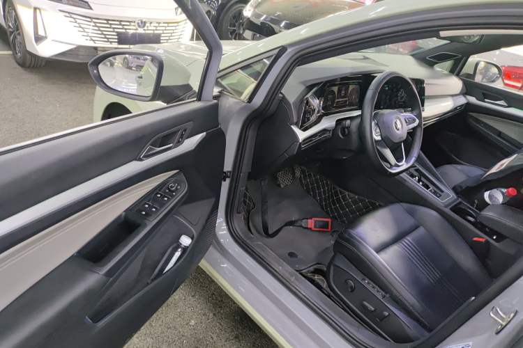 Used Volkswagen Golf 2024 280TSI DSG Pro 50th Anniversary Edition Driver Seat