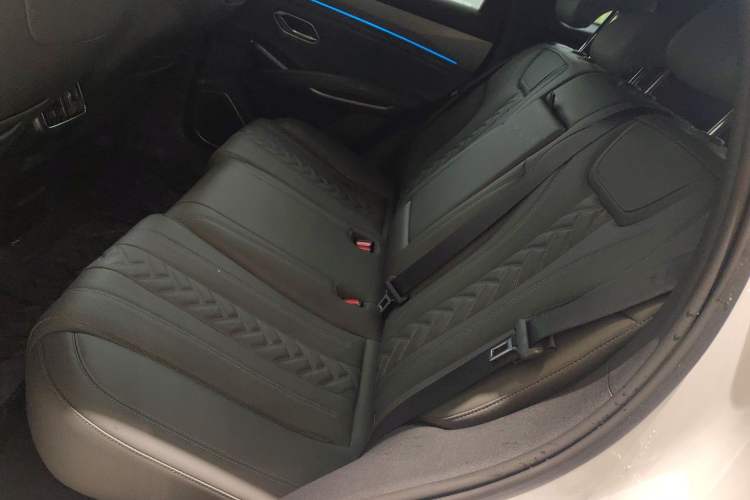 Used BYD Song L DM-i 2025 Intelligent Driving Version 160 km Excellence Edition Left Rear Seat