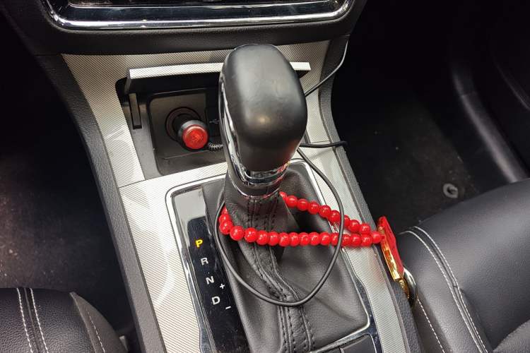 Used Roewe RX5 New Energy 2017 eRX5 50T Hybrid Connected Prestige Flagship Edition
