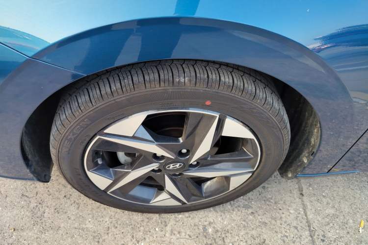 Used Hyundai Elantra 2021 1.5L CVT LUX Prestige Edition
