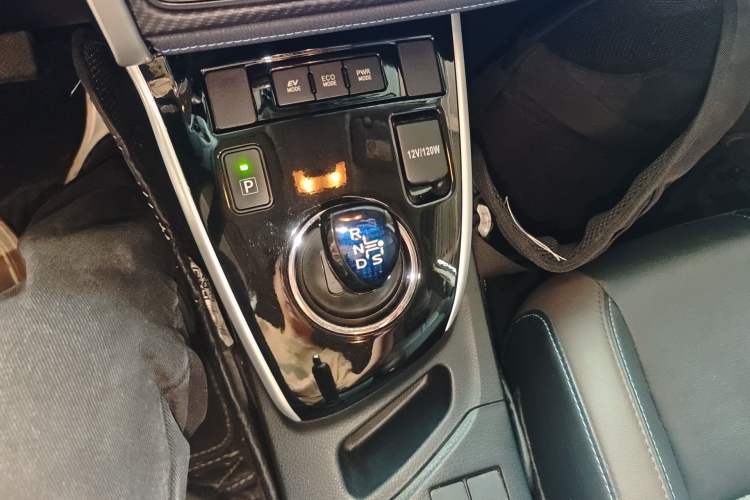 Used Toyota Levin 2018 Dual-Engine 1.8H GS-V E-CVT Prestige Version China VI Standard
