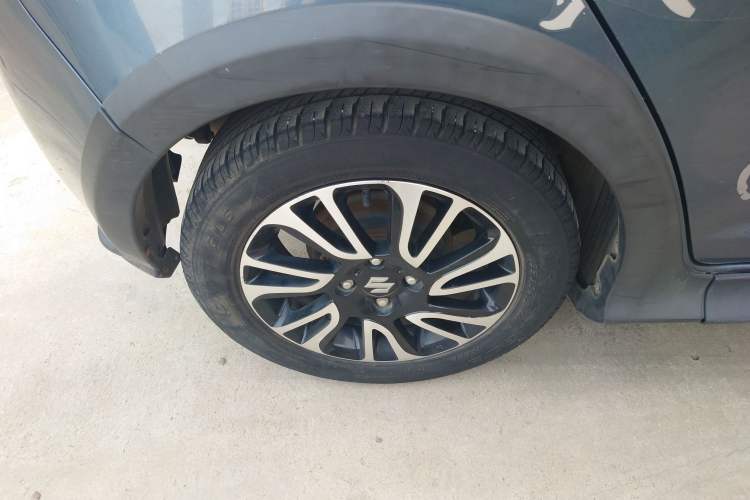 Used Suzuki Swift 2016 1.5L Automatic Fashionable Coolplay Edition
