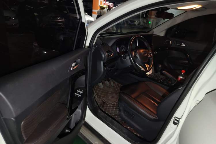 Used GAC Trumpchi GS4 2018 235T Manual Two-Wheel Drive Luxury Edition Driver Seat