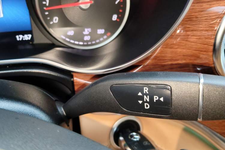 Used Mercedes-Benz V-Class  Gear Lever