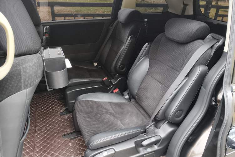 Used Honda Elysion 2016 2.4L Comfort Edition
