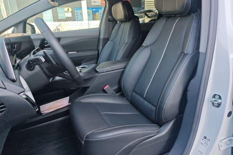 Used Cadillac OPTIQ 2024 Standard Range Version
