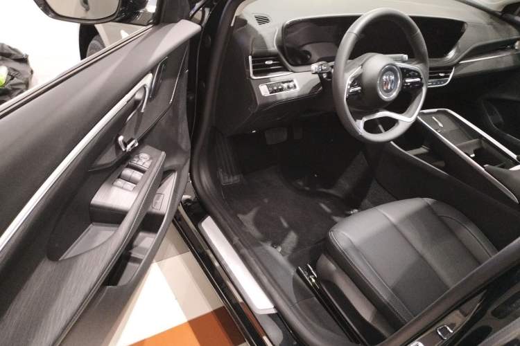 Used Buick LaCrosse 2025 28T Platinum Edition