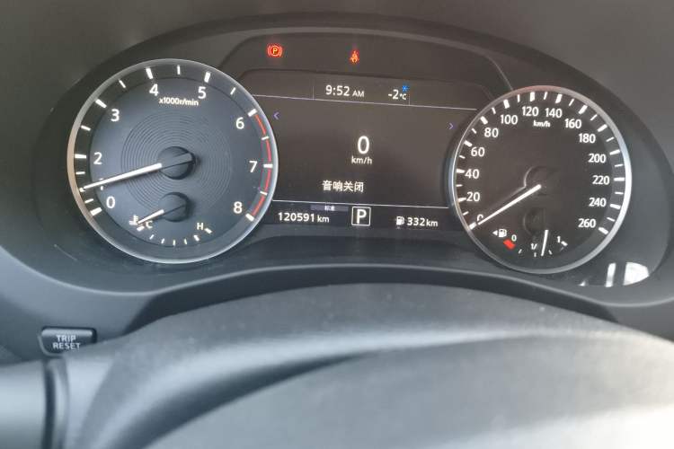 Used Infiniti QX50 2018 2.0T Two-Wheel Drive Fashion Edition Odometer Close Up