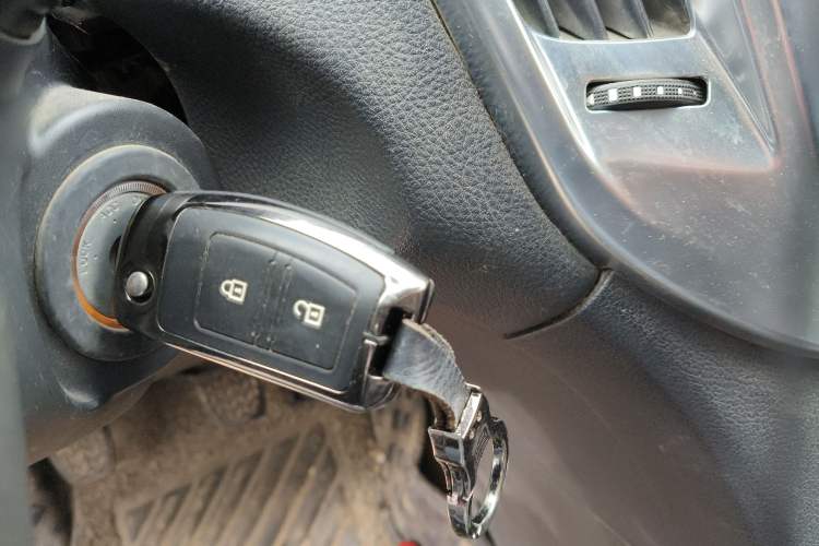 Used JMC Yuhu 7 2017 2.4T Classic Edition Diesel 4x4 Luxury Version JX4D24A5L
