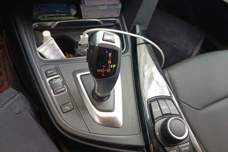 Used BMW 3 Series 2017 320Li Fashion Model Gear Lever