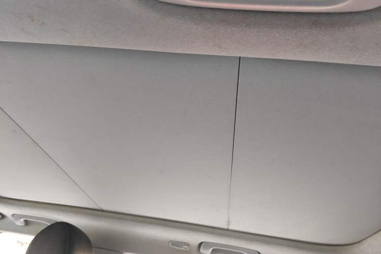 Used Hyundai ix25 2015 1.6L Automatic Two-Wheel-Drive Deluxe DLX Model
