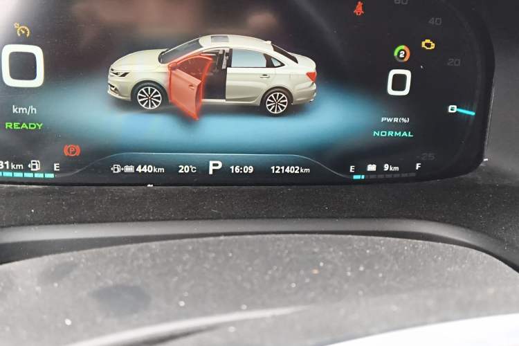 Used Roewe i6 New Energy 2017 45T Hybrid Connect & Smart Enjoyment Edition Odometer Close Up