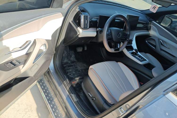 Used BYD Song Pro New Energy 2023 Champion Edition DM-i 71KM Navigation Model